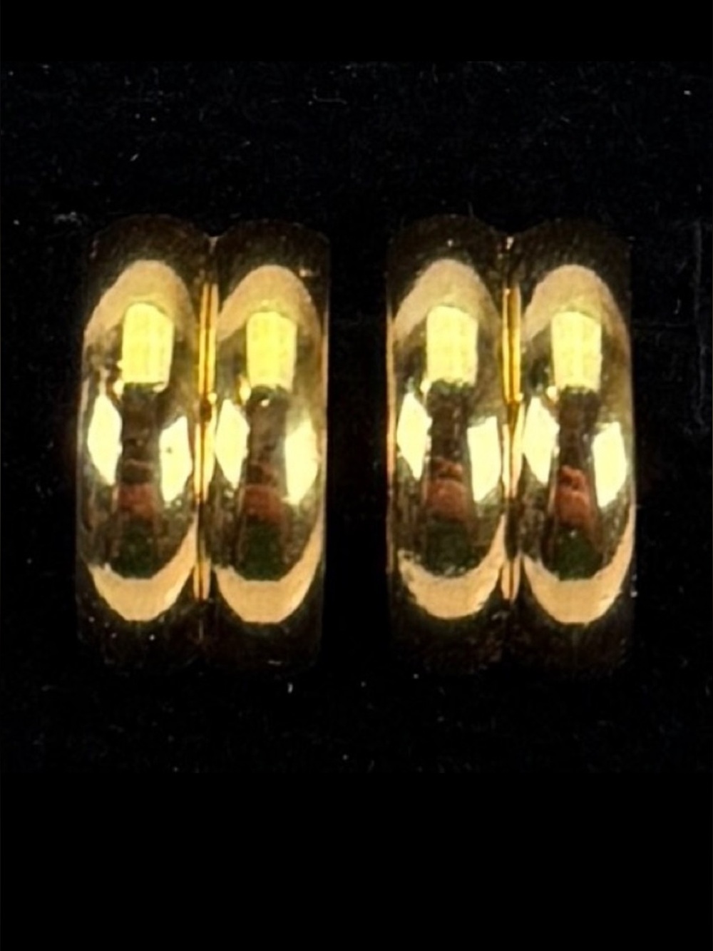 Vintage goldtone small huggy pierced earrings